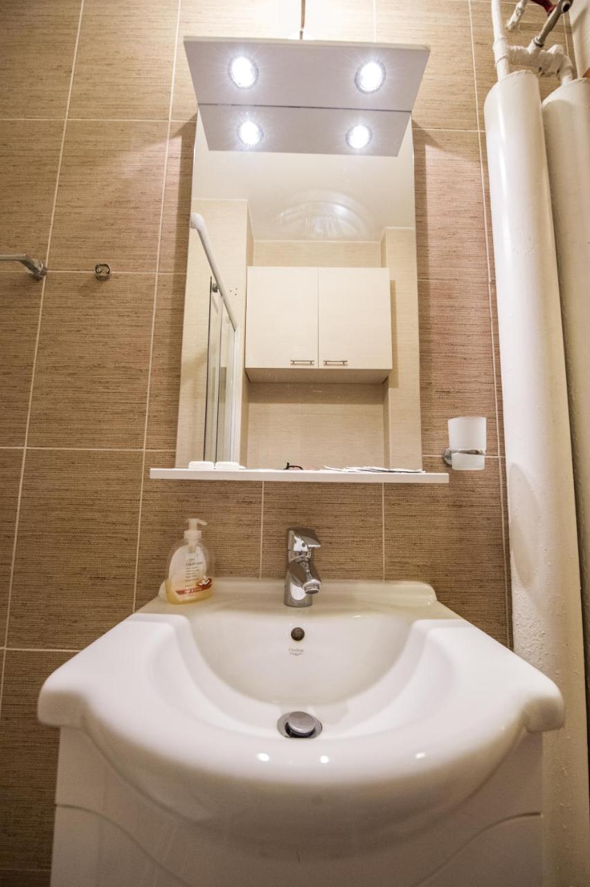 Universitate 1 Apartman Bukarest Kültér fotó